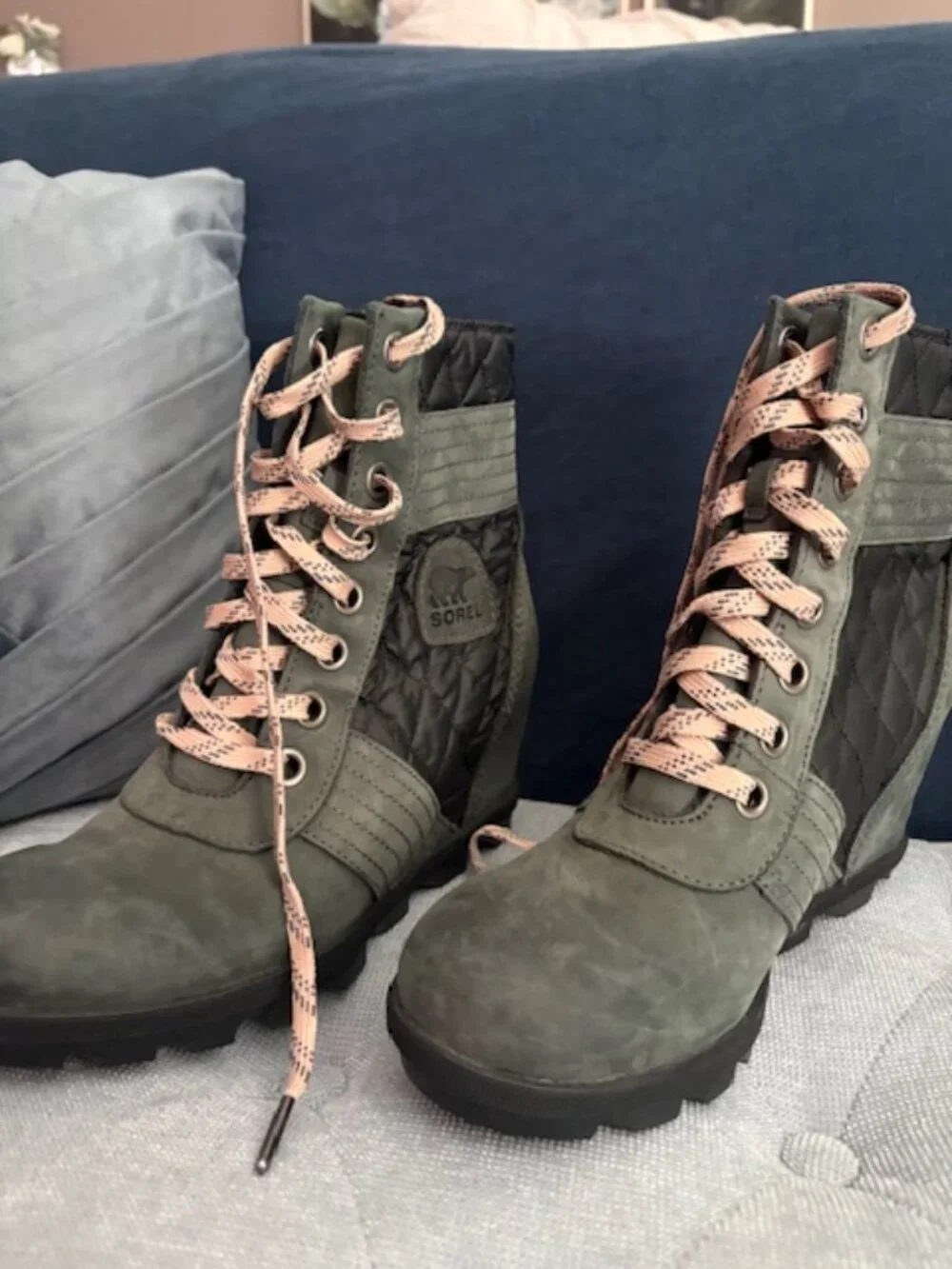 Gray + Pink Sorel bootie tie ups - Size 8.5 Womens